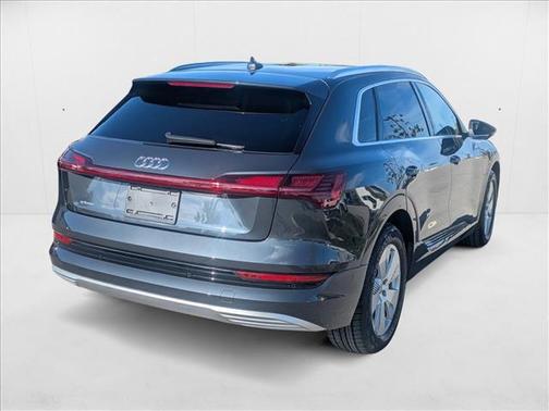 2019 Audi e-tron Premium Plus