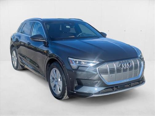 2019 Audi e-tron Premium Plus