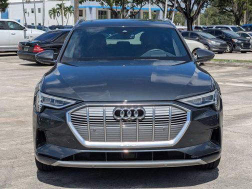2019 Audi e-tron Premium Plus