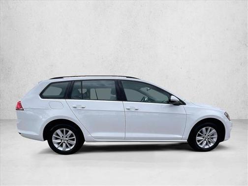 2016 Volkswagen Golf SportWagen TSI S 4-Door