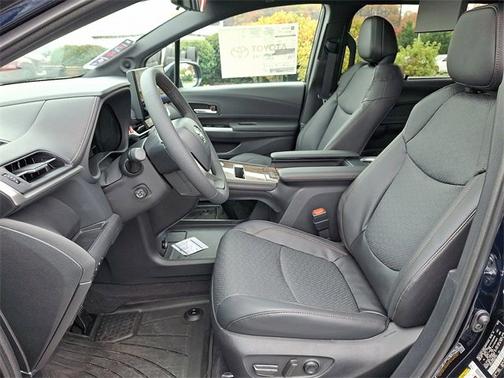 2025 Toyota Sienna Platinum