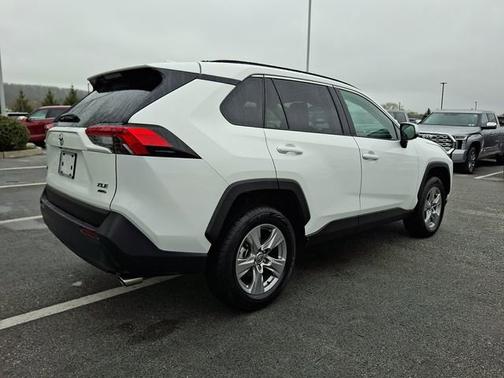 Ice Cap 2025 Toyota RAV4 XLE