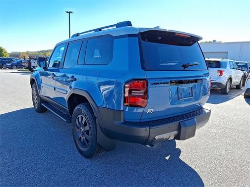 2025 Toyota Land Cruiser 