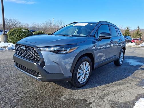 2025 Toyota Corolla Cross LE