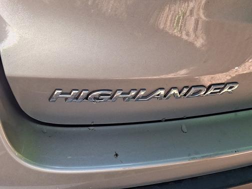 2014 Toyota Highlander LE