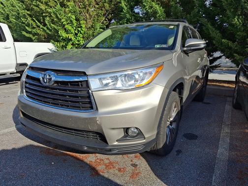 2014 Toyota Highlander LE