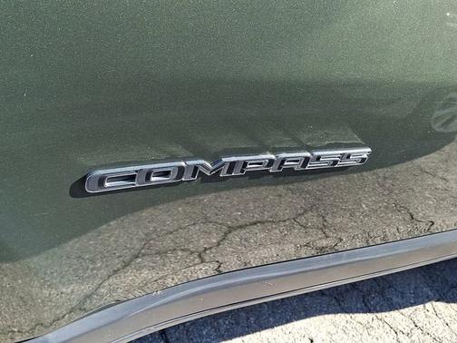 Olive Green Pearlcoat 2017 Jeep Compass Latitude