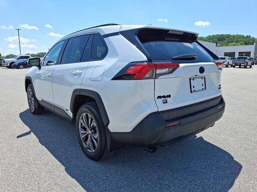 2024 Toyota RAV4 Hybrid XLE Premium