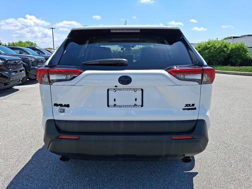 2024 Toyota RAV4 Hybrid XLE Premium