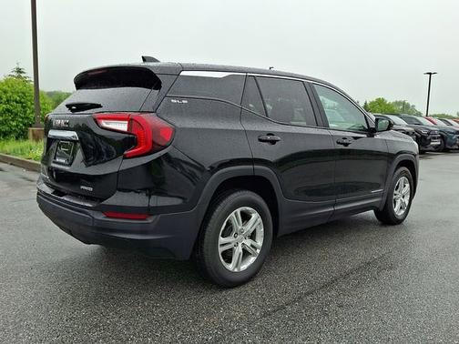 Ebony Twilight Metallic 2024 GMC Terrain SLE