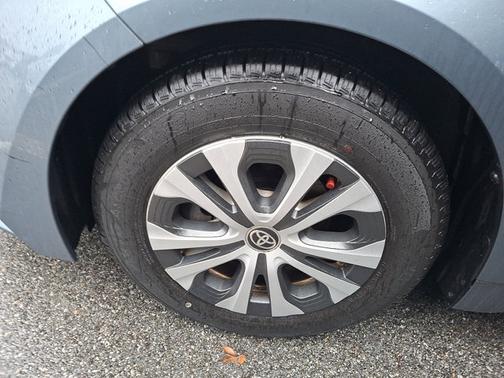 2020 Toyota Corolla Hybrid LE