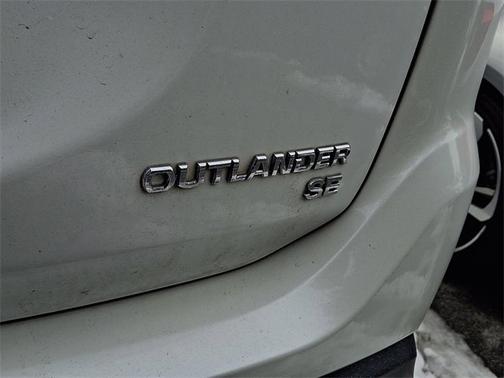 2019 Mitsubishi Outlander SE