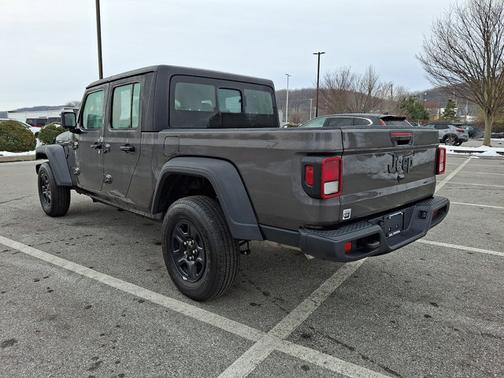 2024 Jeep Gladiator Sport