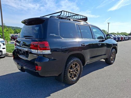 2021 Toyota Land Cruiser Heritage Edition