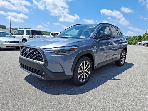 2025 Toyota Corolla Cross XLE
