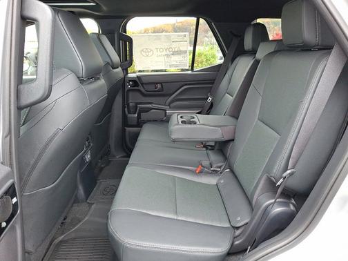 2025 Toyota 4Runner TRD Off Road