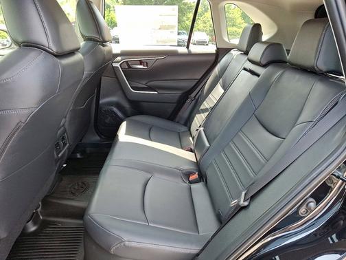 2025 Toyota RAV4 Hybrid XLE Premium