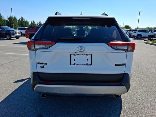 Ice Cap   040 2023 Toyota RAV4 Adventure