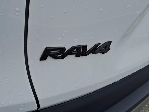 Ice Cap   040 2023 Toyota RAV4 Adventure
