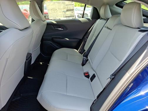 2025 Toyota Prius XLE