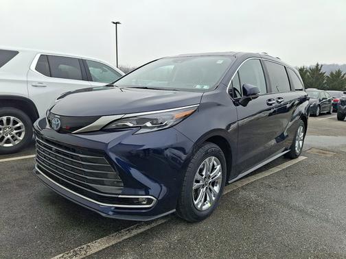 2024 Toyota Sienna Platinum