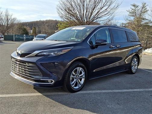 2024 Toyota Sienna Platinum
