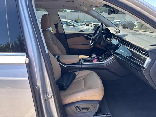Florett Silver Metallic 2022 Audi Q7 Premium Plus