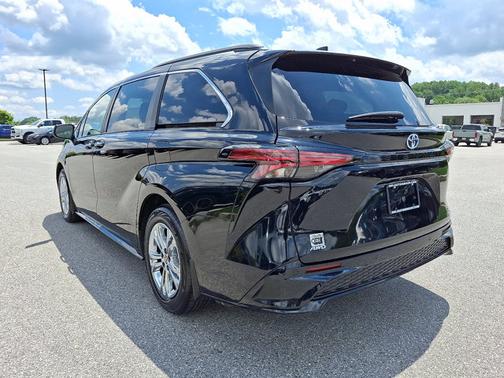 2023 Toyota Sienna XSE