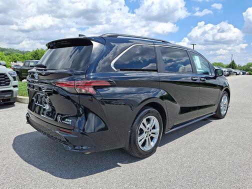 2023 Toyota Sienna XSE