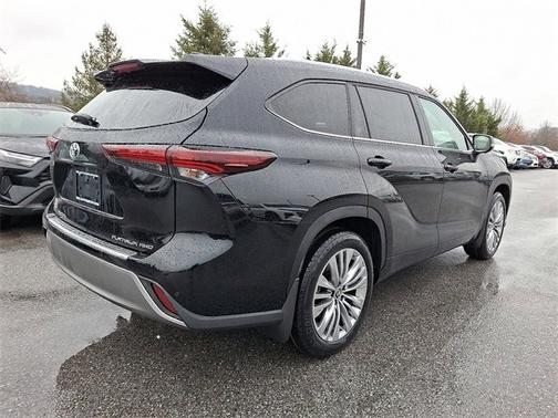 2026 Toyota Highlander Platinum