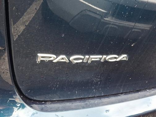 Fathom Blue Pearlcoat 2022 Chrysler Pacifica Limited