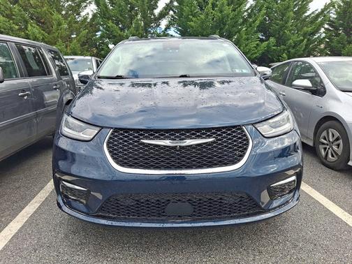 Fathom Blue Pearlcoat 2022 Chrysler Pacifica Limited