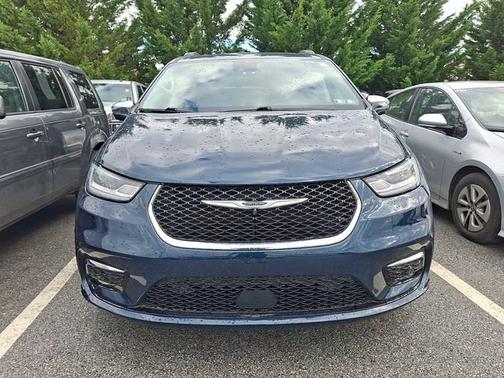 Fathom Blue Pearlcoat 2022 Chrysler Pacifica Limited