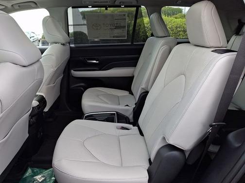 Midnight Black Metallic 2026 Toyota Grand Highlander Limited