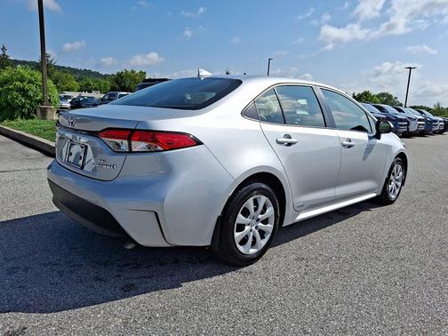 2024 Toyota Corolla Hybrid LE