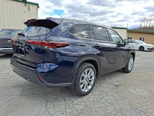 2026 Toyota Highlander Limited