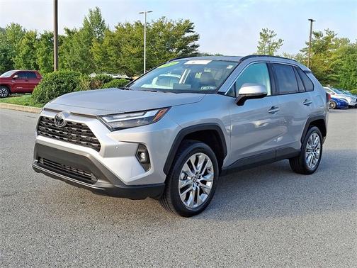 2025 Toyota RAV4 XLE Premium