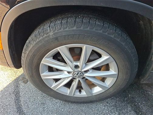 2017 Volkswagen Tiguan Limited 2.0T
