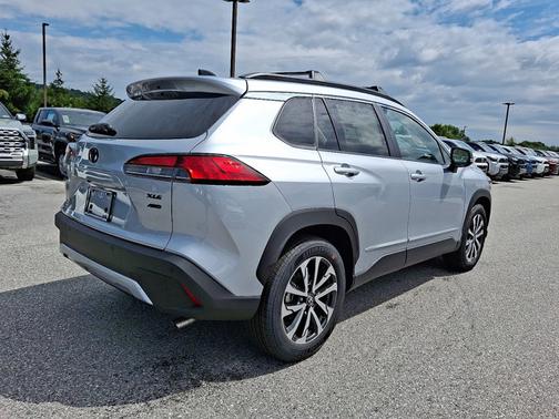 2025 Toyota Corolla Cross XLE