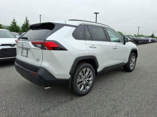 2025 Toyota RAV4 XLE Premium
