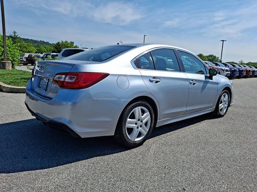 2019 Subaru Legacy 2.5i