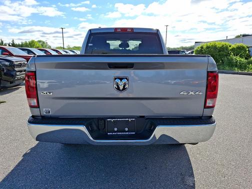 2024 RAM 1500 SLT