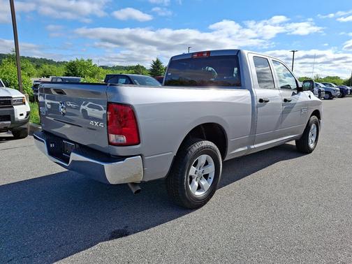 2024 RAM 1500 SLT