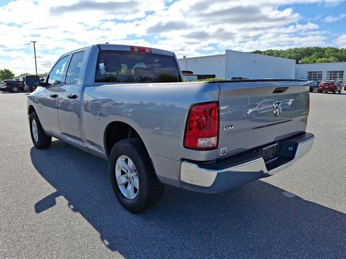 2024 RAM 1500 SLT