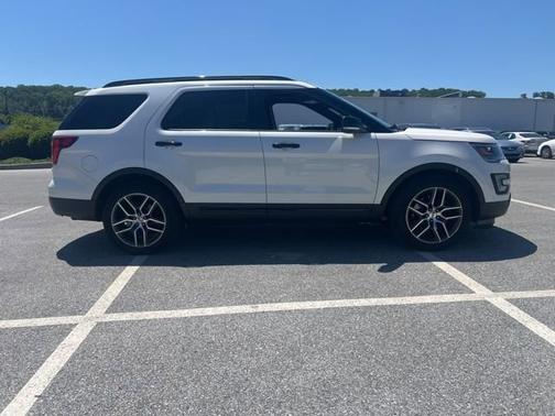 White Platinum Clearcoat Metallic 2016 Ford Explorer Sport