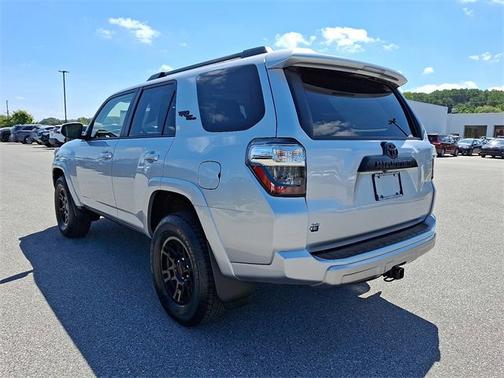 2024 Toyota 4Runner TRD Off Road