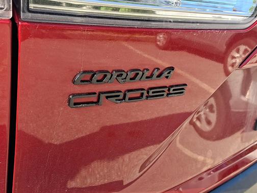 2024 Toyota Corolla Cross Hybrid SE