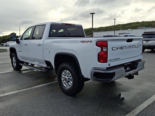 Summit White 2025 Chevrolet Silverado 2500 LT