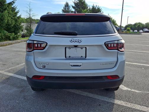 Silver Zynith Metallic Clearcoat 2025 Jeep Compass Limited