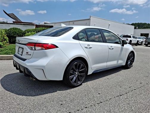 2024 Toyota Corolla Hybrid SE